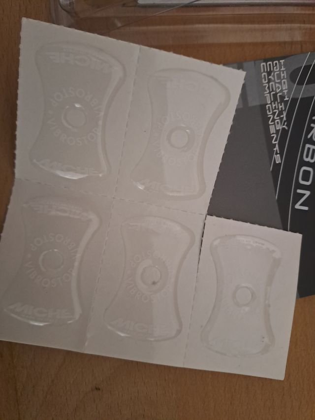 Vibrostop parches válvula rueda carbono