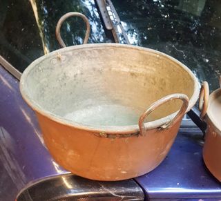 Pentole in rame antiche