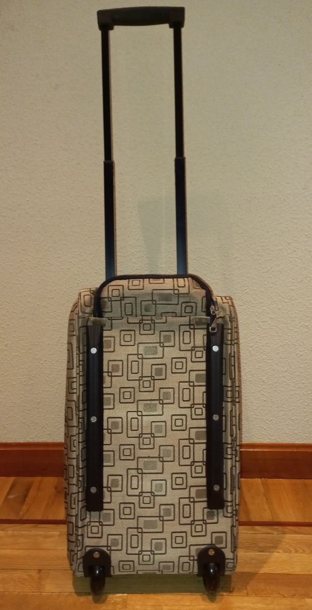 Bolso de viaje con ruedas. Trolley.