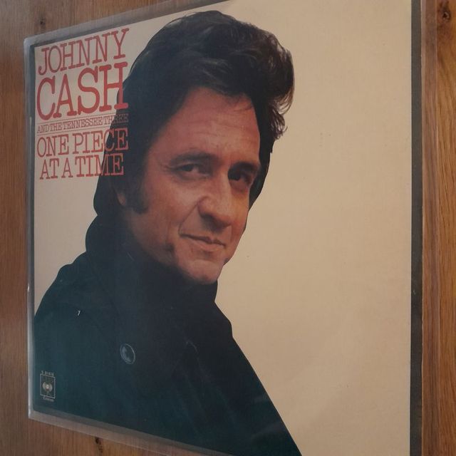 Johnny Cash - One Piece At A Time