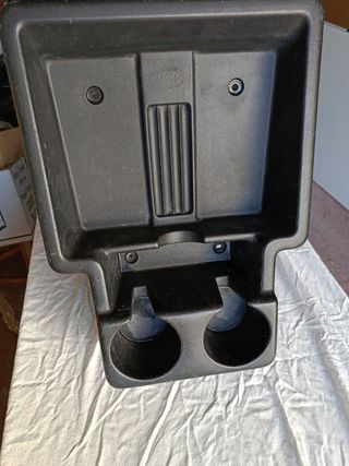 CubbyBox Central Land Rover Defender TD4