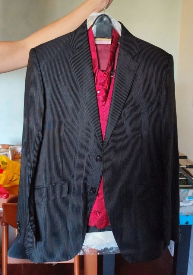 Traje de novio o invitado