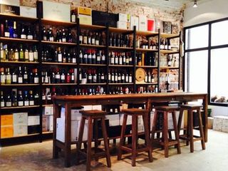 TRASPASO VINOTECA TERRASSA