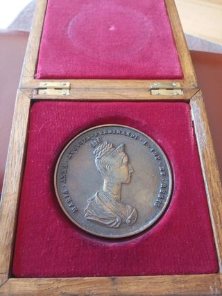 Medallón María Ana de Austria