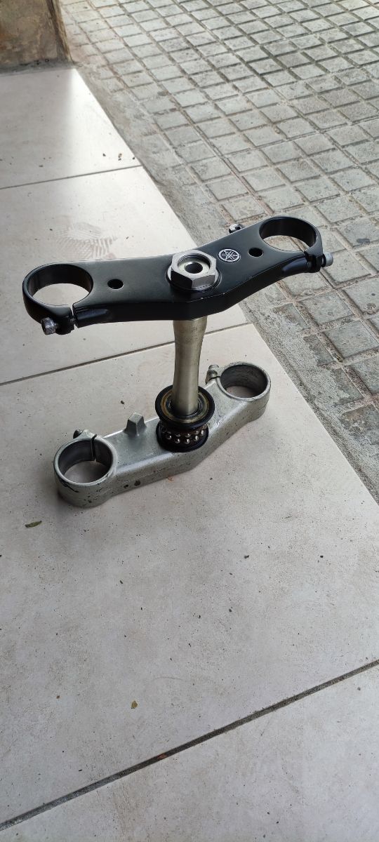 Dirección Yamaha R1