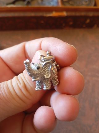 Colgante plateado elefante