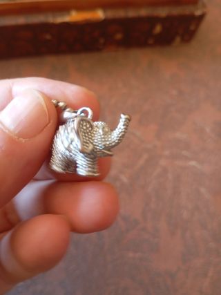 Colgante plateado elefante