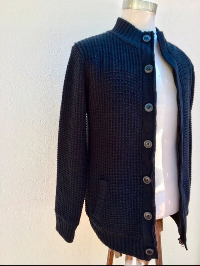 Chaqueta forrada con cremallera y botones