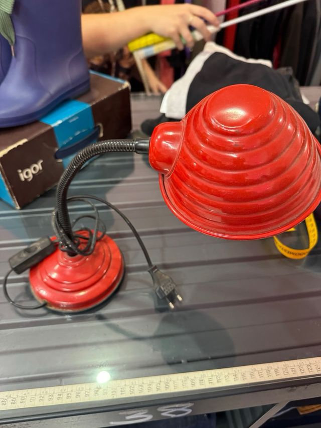 Lampara roja vintage de aluminio