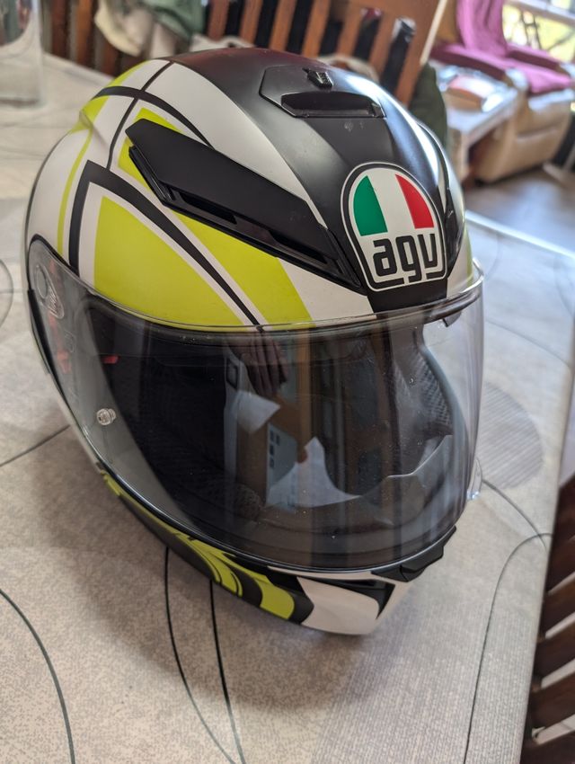 Casco AGV