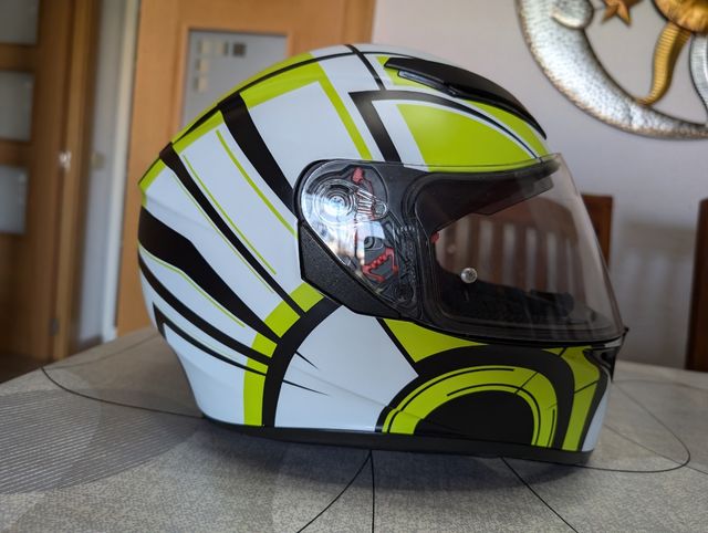 Casco AGV