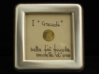 Mini Cornice con la più piccola moneta d'oro