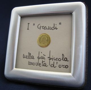 Mini Cornice con la più piccola moneta d'oro