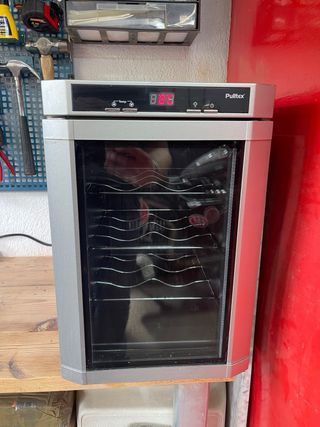 Nevera vinos pequeña PULLTEX