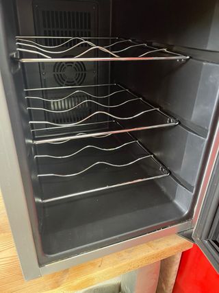 Nevera vinos pequeña PULLTEX