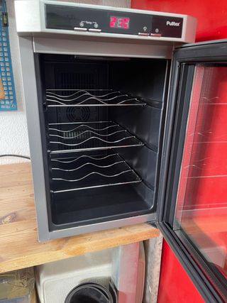 Nevera vinos pequeña PULLTEX