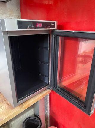 Nevera vinos pequeña PULLTEX