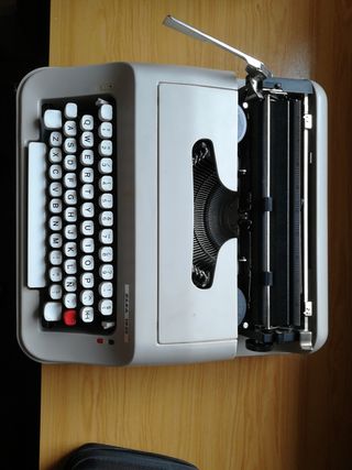 Maquina de escribir Elsa 1035