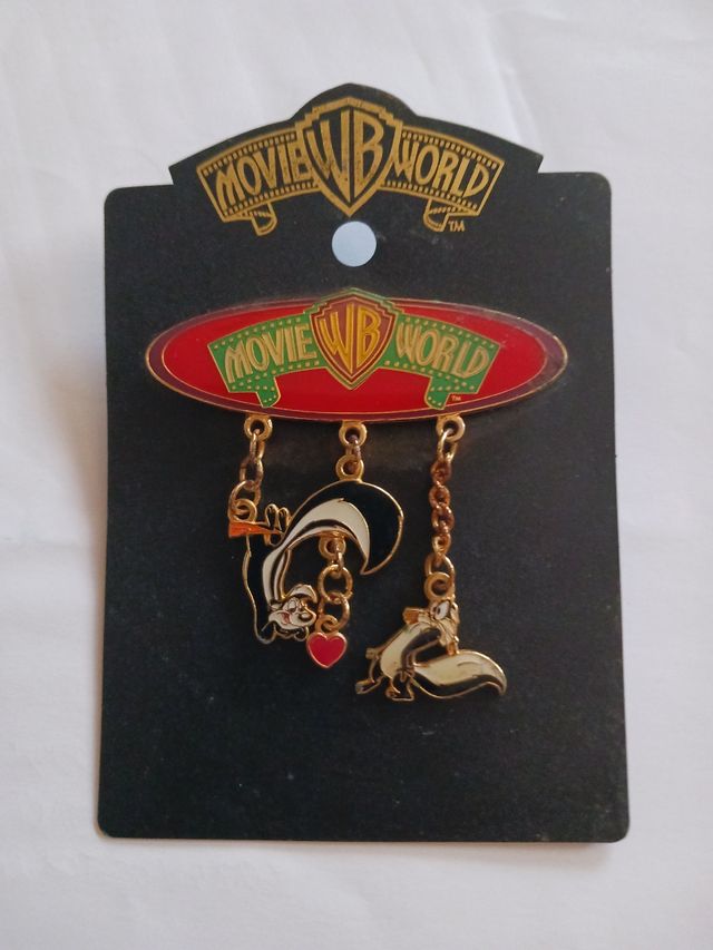 Pin Pepe Le Pew Brooch