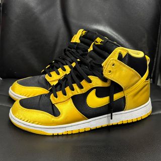Nike Dunk High Bee