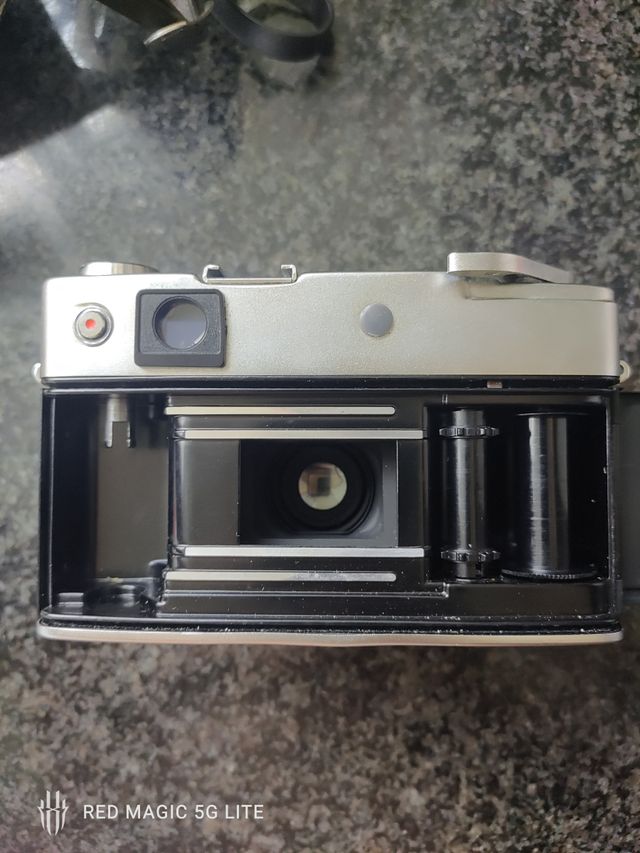 Cámara de fotos antigua yashica