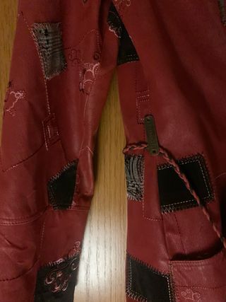 Gabardina de Rosa Casás .Elegancia y versatilidad