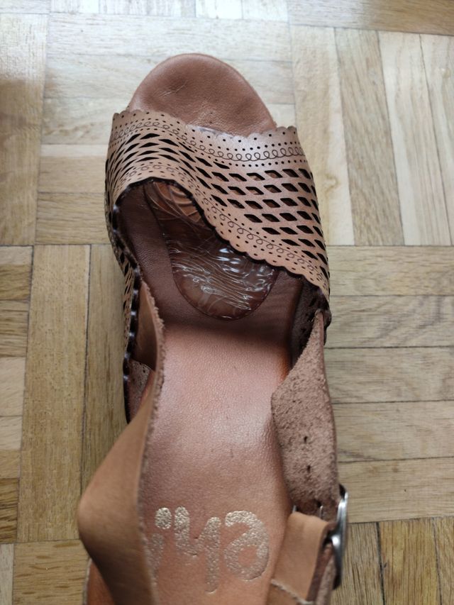 Cuñas de piel y esparto