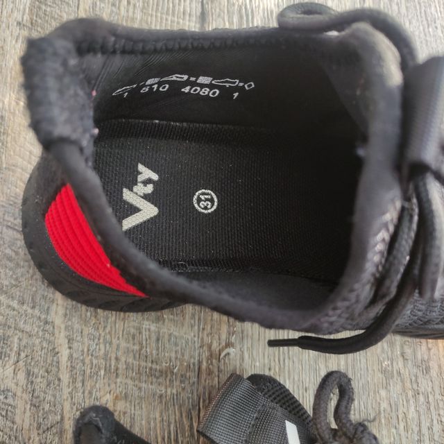 Deportivas niño talla 31