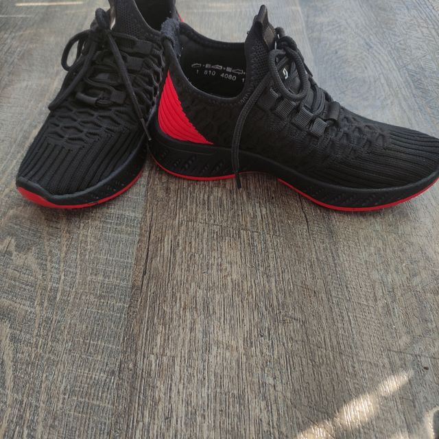 Deportivas niño talla 31