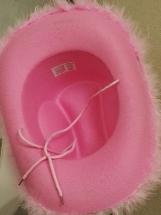Sombreros.