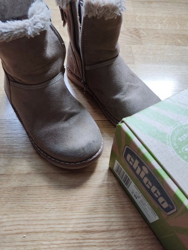 Botas niña marca Chicco. Talla 30