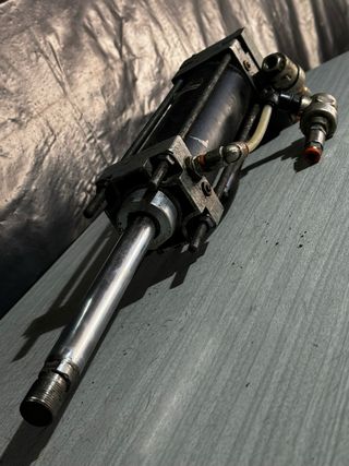 CILINDRO NEUMATICO DOBLE ACCION