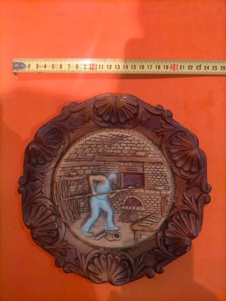 Artesanías pared motivos vascos.