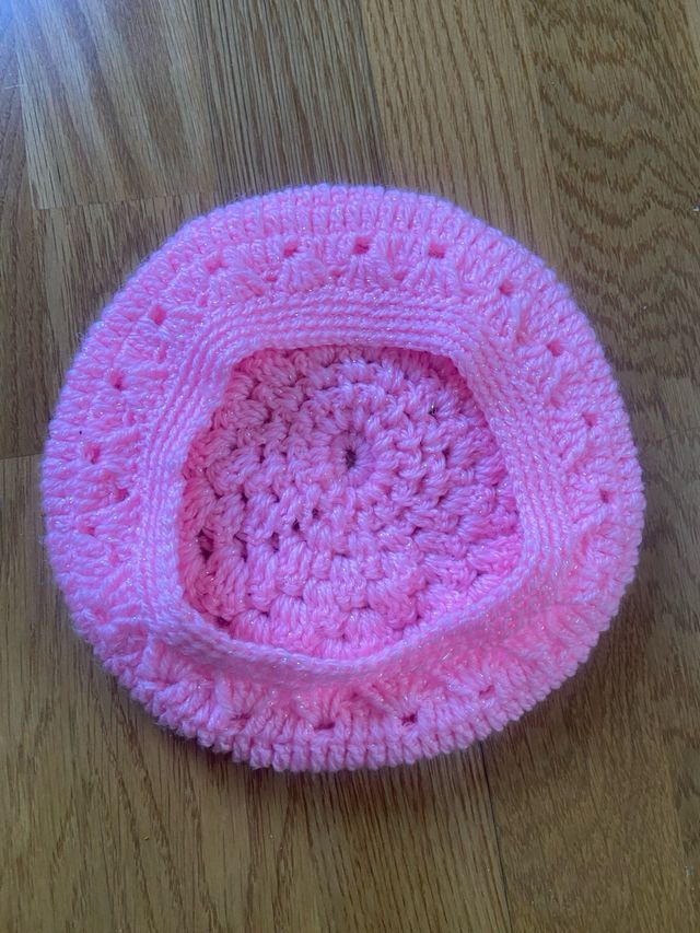 boina hecha a mano Rosa