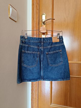 Falda corta vaquera Pull & Bear