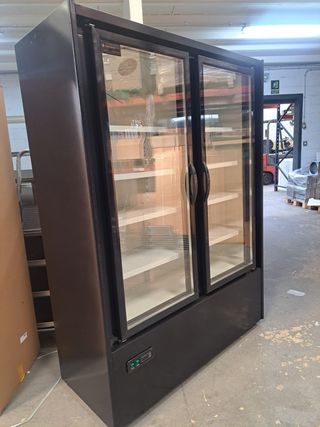 MURAL EXPOSITOR ACRISTALADO FABRICADO A MEDIDA