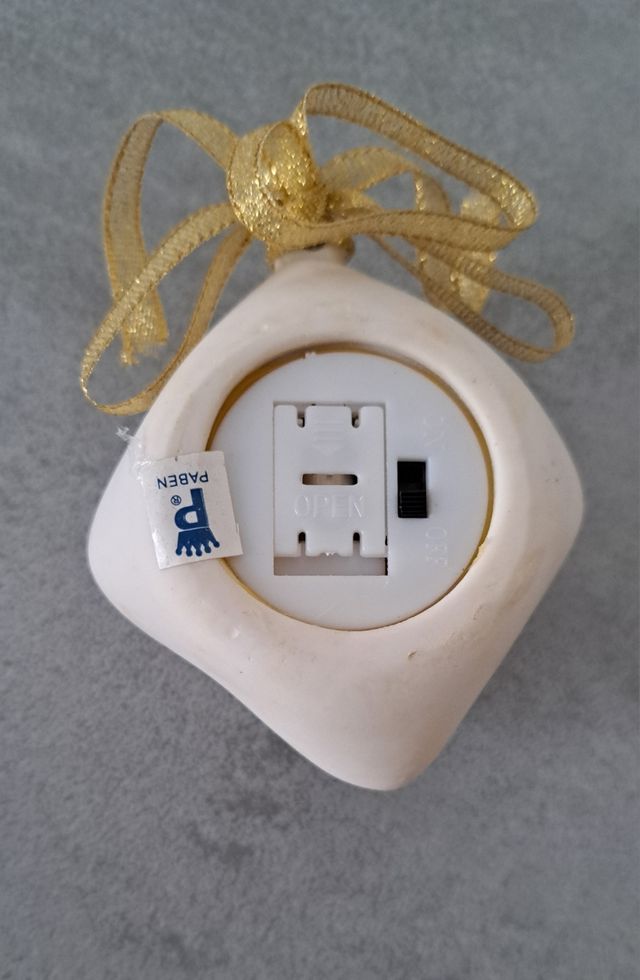 Presepe con luci colorate da appendere