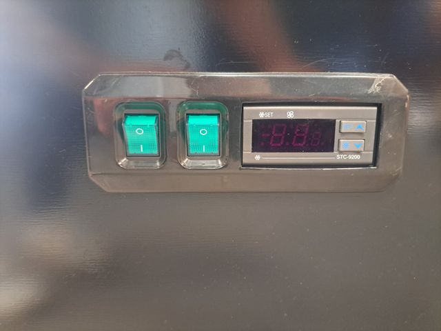 MURALES EXPOSTORES ACRISTALADOS A MEDIDA