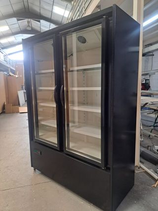 MURALES EXPOSTORES ACRISTALADOS A MEDIDA