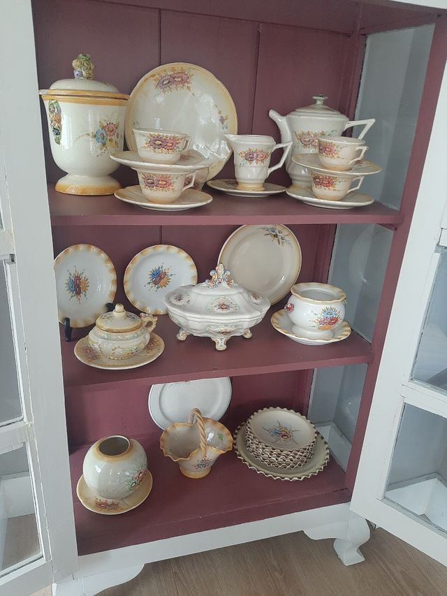 Loza antigua con firma