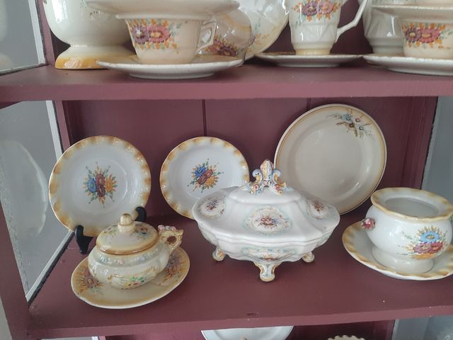 Loza antigua con firma