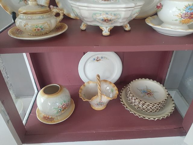 Loza antigua con firma