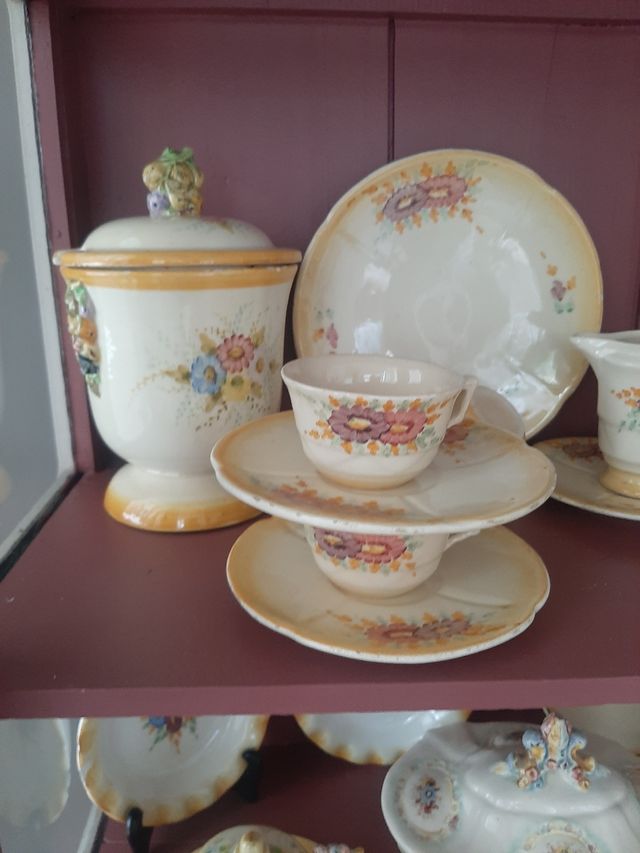 Loza antigua con firma