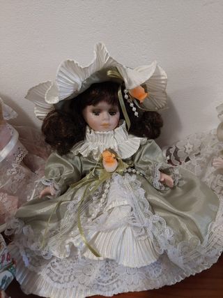 6 bambole in ceramica