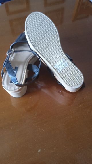 SANDALIAS DE CHICA.