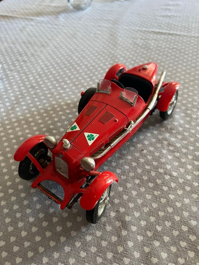 Modellino Auto Bburago 1/18 Alfa Romeo 2300 Monza