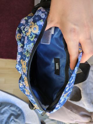 Riñonera Marca Vans flores nueva