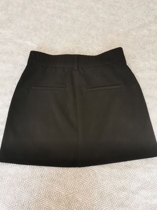 Falda corta Bershka color negro