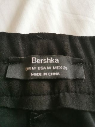 Falda corta Bershka color negro