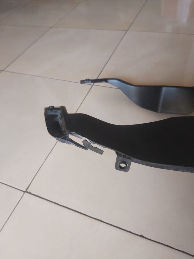 Plástico guantera gs 500f 2007